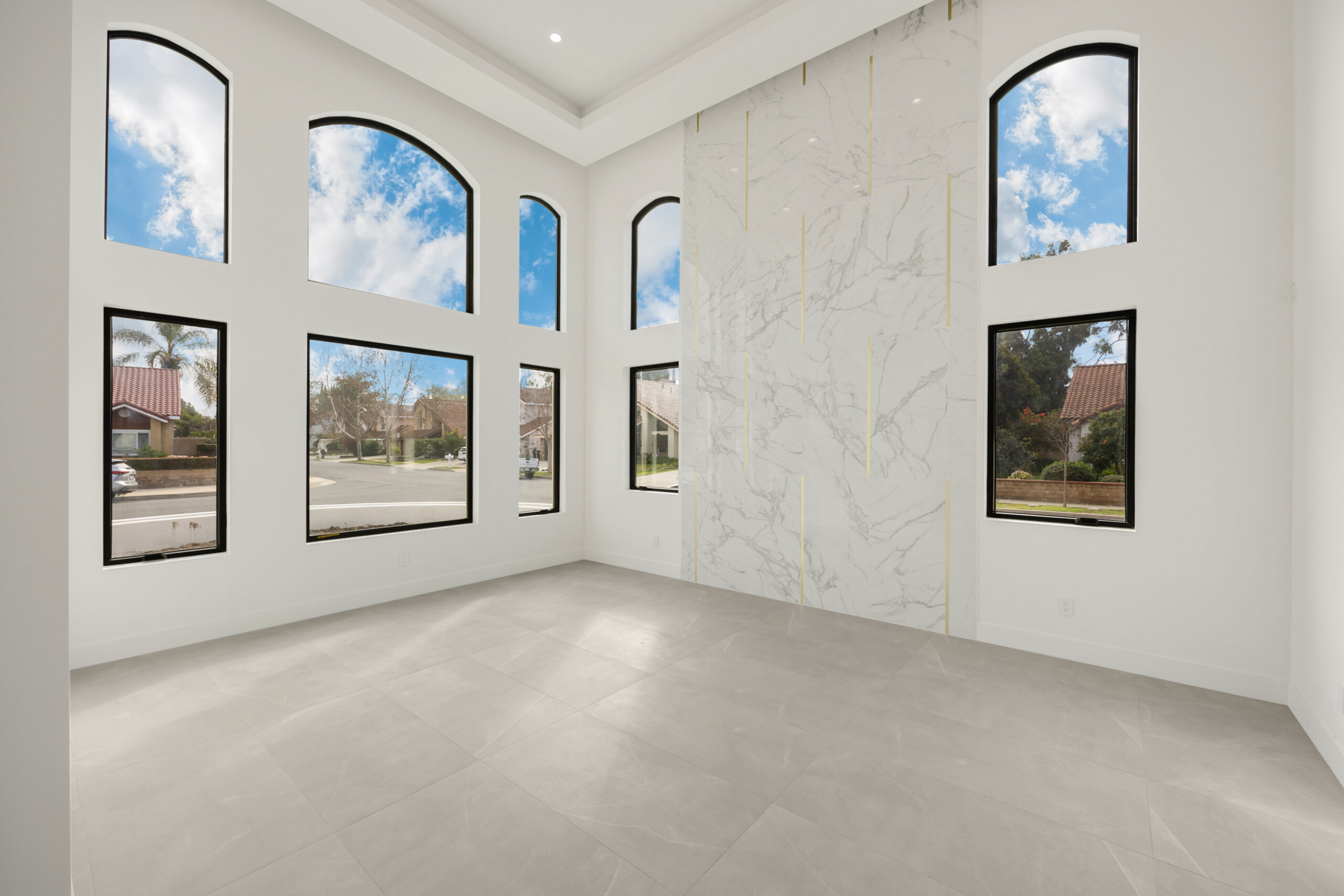 Living room before virtual staging