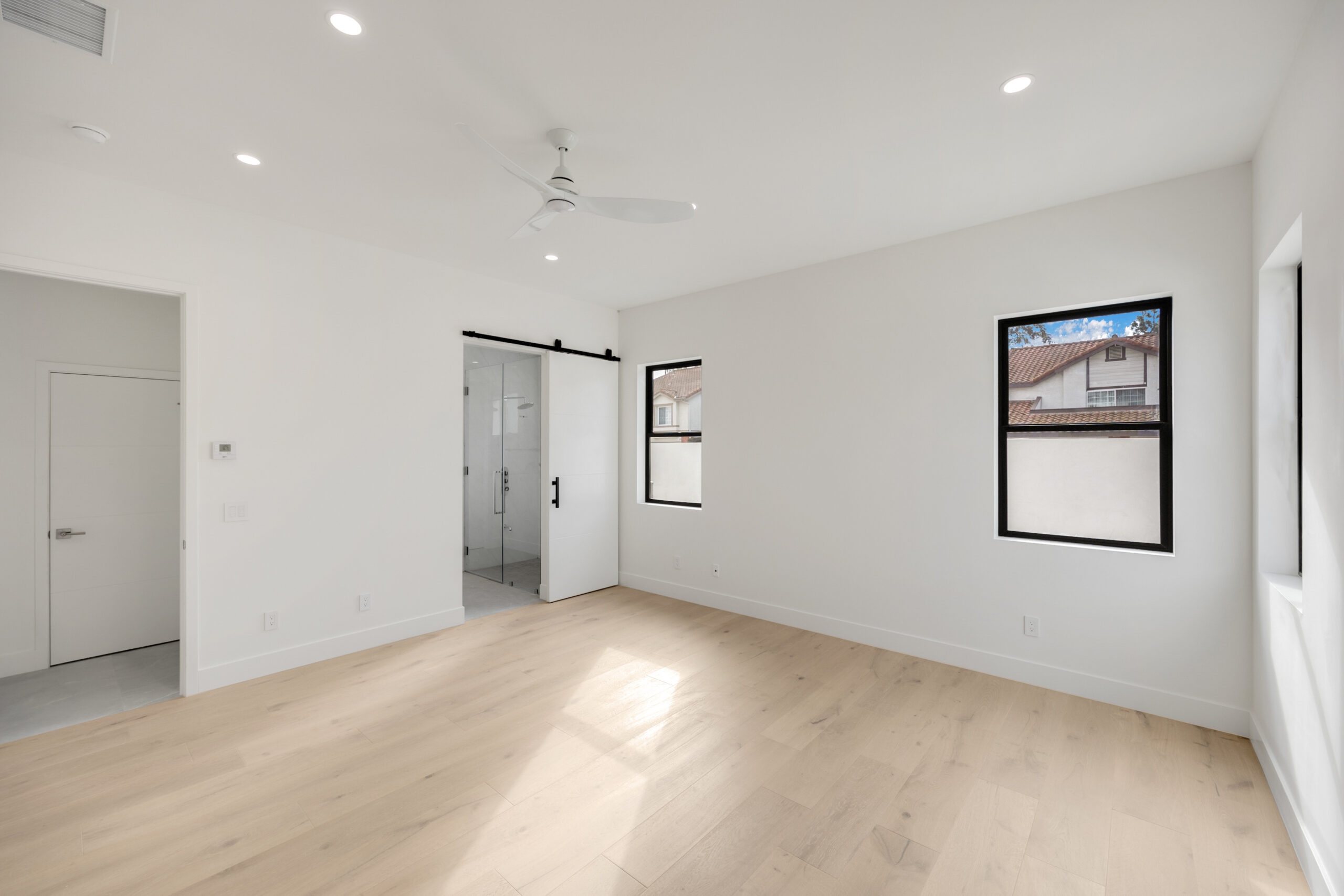Bedroom before virtual staging